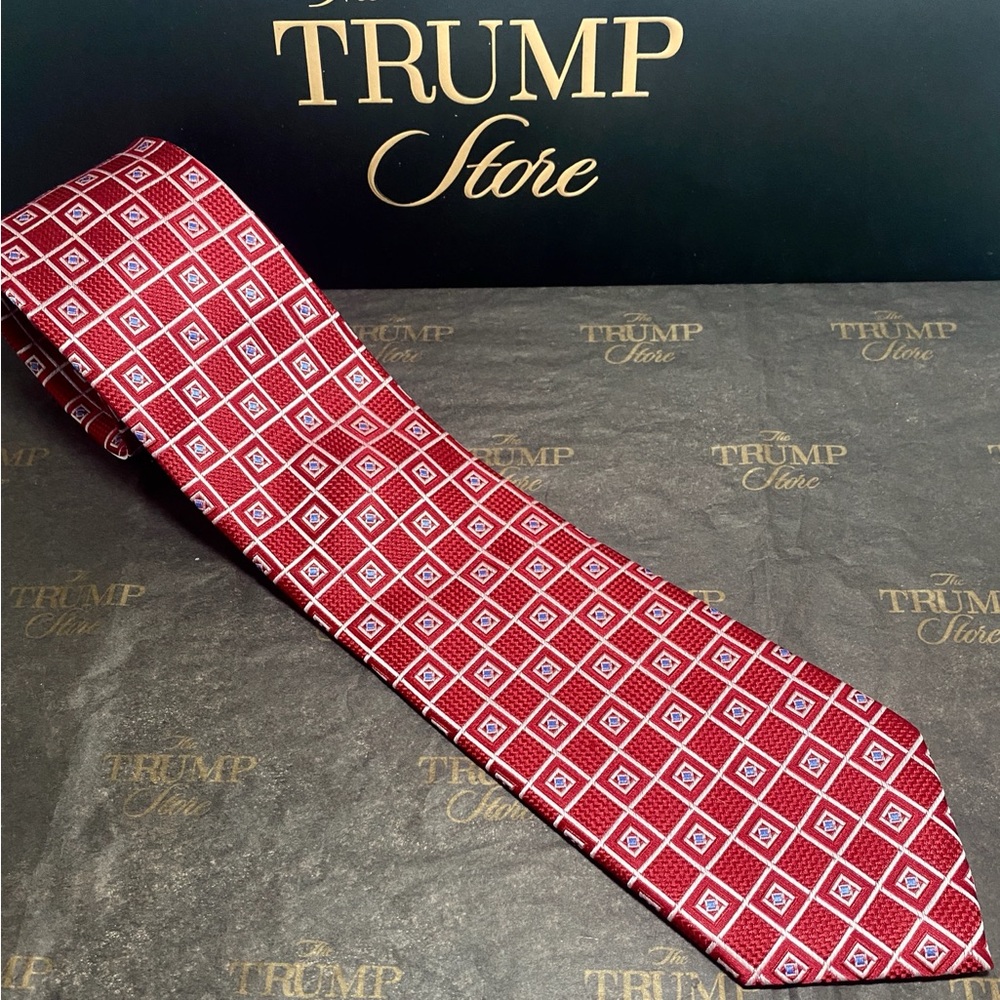 Donald Trump Signature Collection Tie-  New w Tags